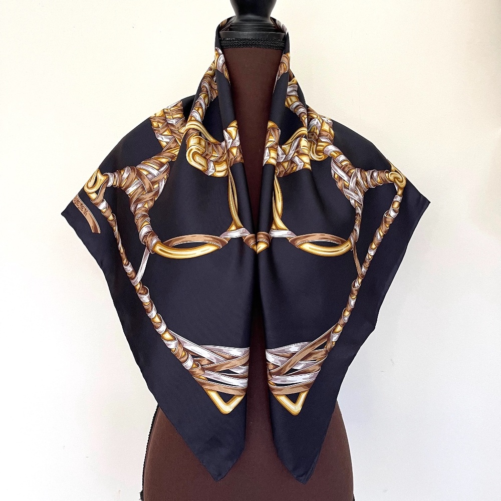 New Gucci Scarf Iconic Print Black Silk Wrap with Gucci Gift Box - Picture 5 of 16
